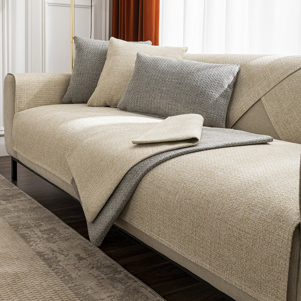 Solid color deep red couch cover, breathable fabric, adds a touch of color to minimalist home decor.