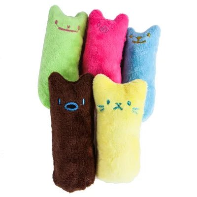 Dental health catnip plush toy, an engaging chew toy for all cat breeds and ages.