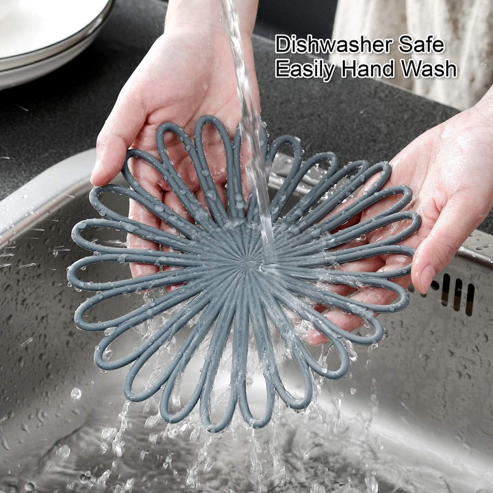 Practical heat-resistant silicone coasters (3-set) for hot pots and protecting tables.