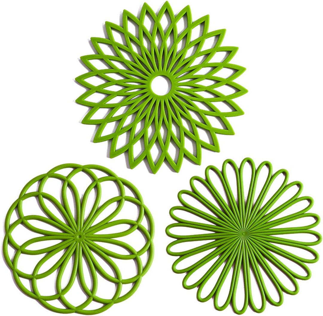 Elegant set of 3 silicone table mats, heat pads ensuring safe surface protection.