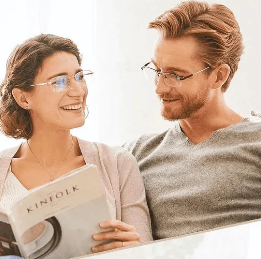 Unisex progressive reading glasses for near & distance vision. Ultra-light, scratch-resistant with blue light filter.