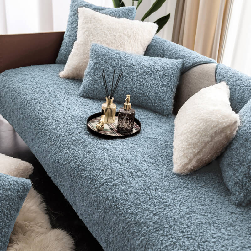 Luxury pet-friendly fleece sofa cover, non-slip mat to protect couch furniture