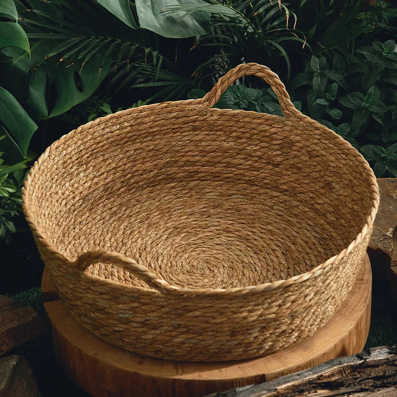 Sustainable bamboo and rattan pet bed, round shape, ultimate comfort for cats and dogs