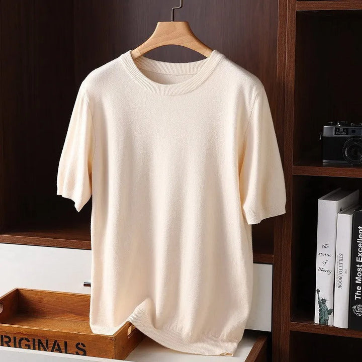 Casual solid color unisex short sleeve shirt, an essential comfortable o-neck top for versatile everyday styling for men & women.