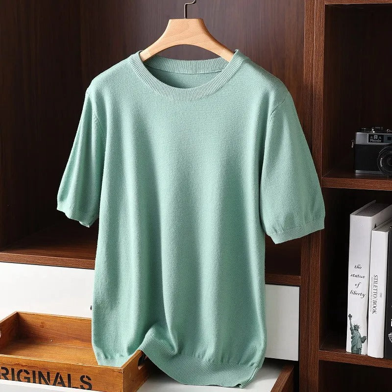 Soft touch solid color unisex short sleeve shirt, an o-neck wardrobe essential. Comfortable classic top for casual everyday wear.