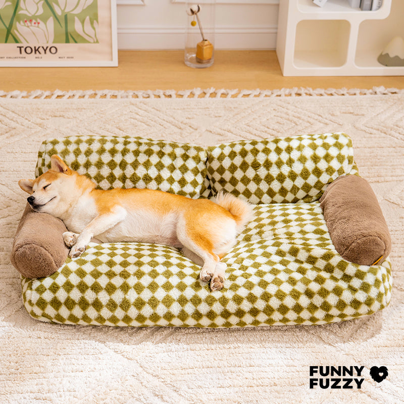Small dog furniture: 'Vintage Diamond' sofa bed, perfect for a pampered pup