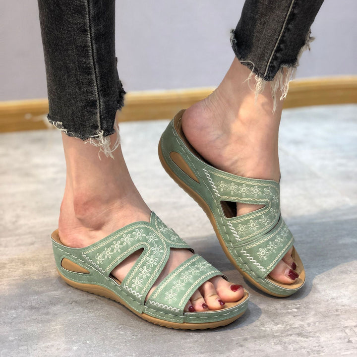 Walking sandals for women: comfortable, open toe, orthopedic design with arch support.