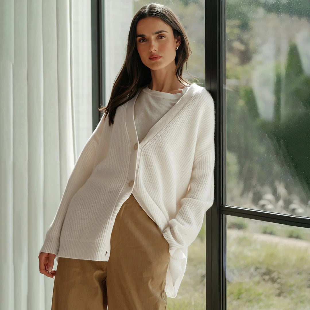 Women's elegant oversized cardigan, a luxurious soft knit sweater with a chic, relaxed fit.