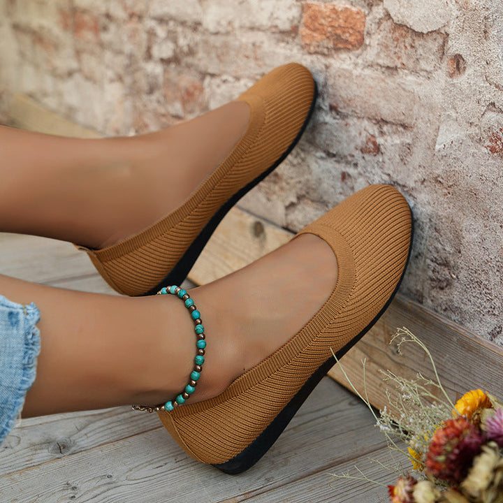 Travel-friendly women's orthopedic slip-on flats, offering comfort & support for journeys.