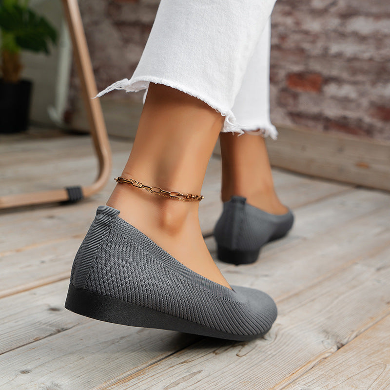 Elegant women's casual slip-on flats, perfect for daily wear & walking comfort.