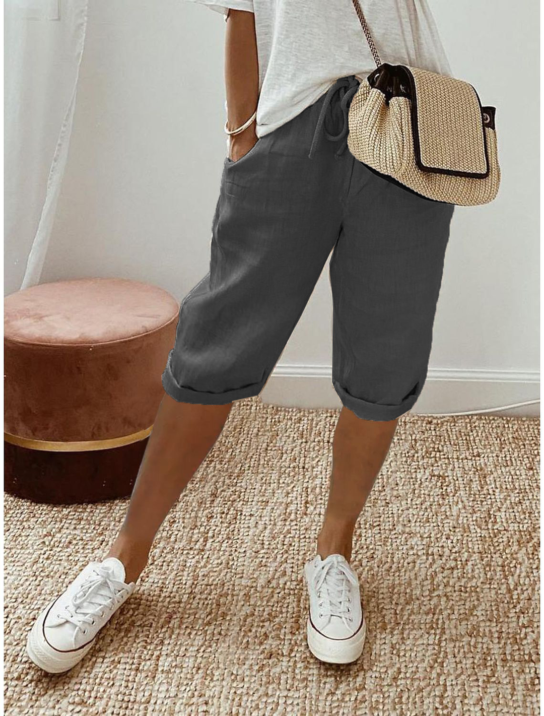 Women's relaxed fit capri trousers. Comfortable elastic waist, perfect mid-calf summer pants.